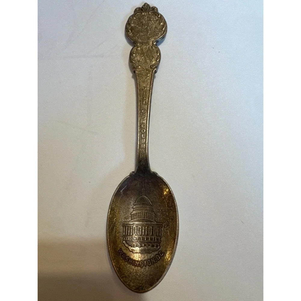 Vintage Washington DC Souvenir Spoons US‎ Capitol & JF Kennedy Center Set of 2